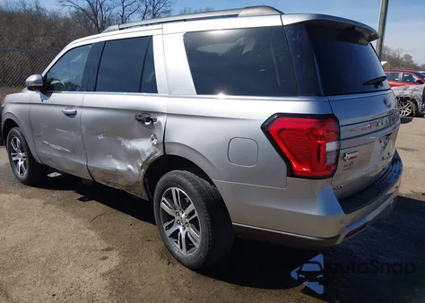 2022 Ford Expedition Xlt z USA, uszkodzony, nr VIN 1FMJU1HT7NEA49490